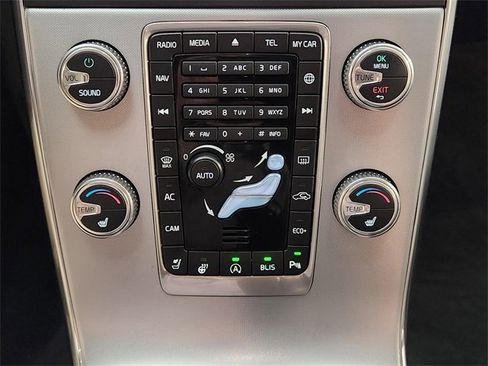 Used 2018 Volvo V60 T5 Dynamic w/ Vision Package image 19