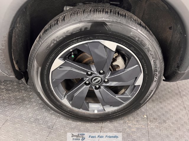 Used 2025 Nissan Rogue SV FWD image 21