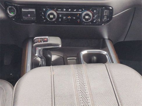 Used 2025 Chevrolet Silverado 1500 High Country w/ Midnight Edition image 19