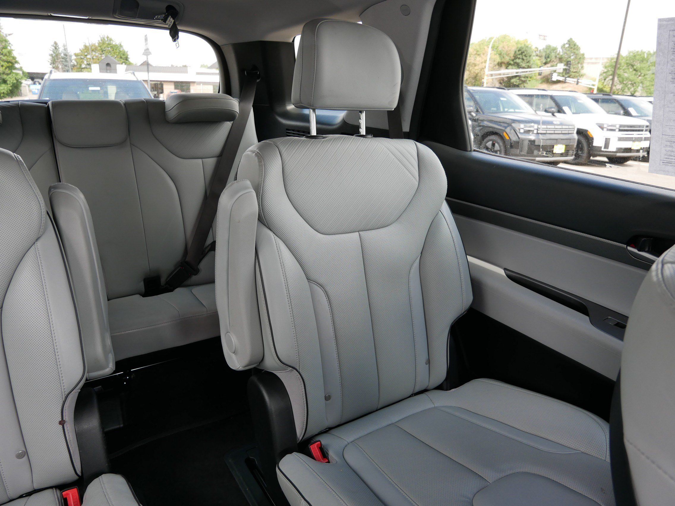 Used 2024 Hyundai Palisade SEL AWD/4WD image 14