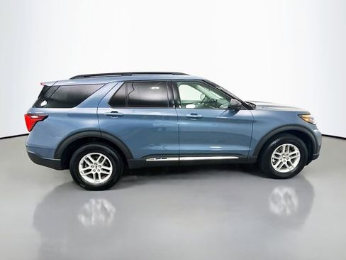 Used 2025 Ford Explorer Active AWD/4WD image 8