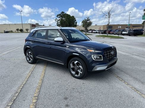 New 2025 Hyundai Venue Limited image 2