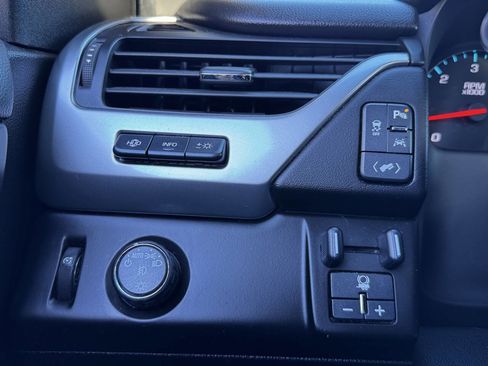 Used 2016 Chevrolet Suburban LTZ image 24