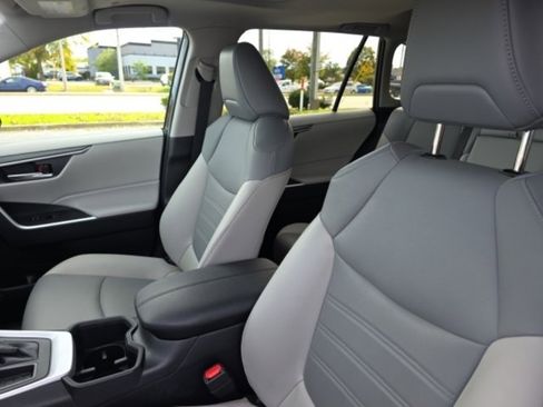 Certified 2023 Toyota RAV4 XLE Premium image 10