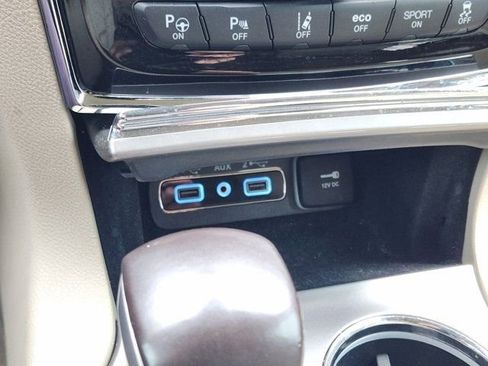 Used 2020 Jeep Grand Cherokee Overland image 22