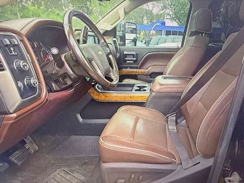 Used 2019 Chevrolet Silverado 2500 High Country w/ Duramax Plus Package AWD/4WD image 6