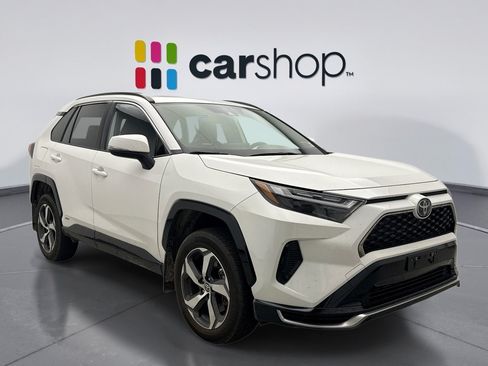 Used 2025 Toyota RAV4 SE w/ Weather & Moonroof Package AWD/4WD image 4