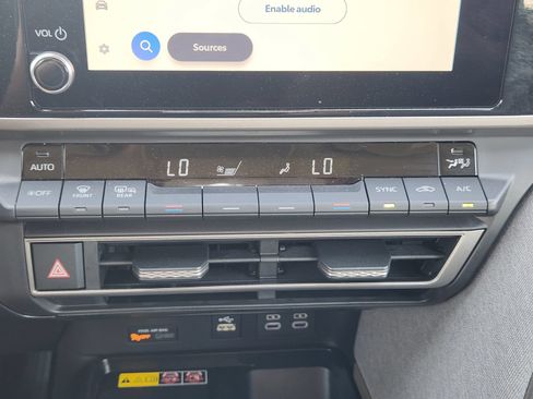 Used 2025 Toyota Camry LE w/ Convenience Package FWD image 22