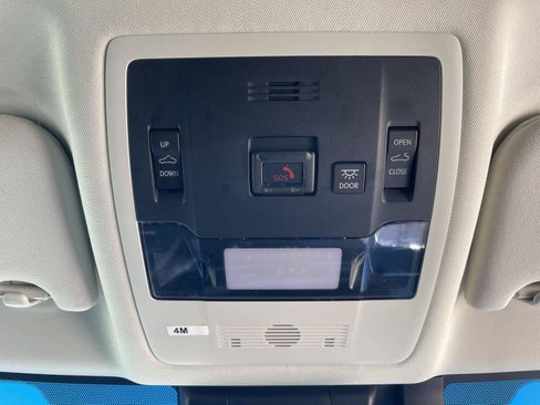 Used 2025 Lexus ES 300h w/ Premium Package FWD image 6