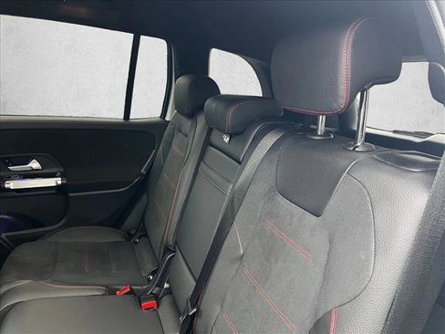 Used 2023 Mercedes-Benz GLB 250 image 20