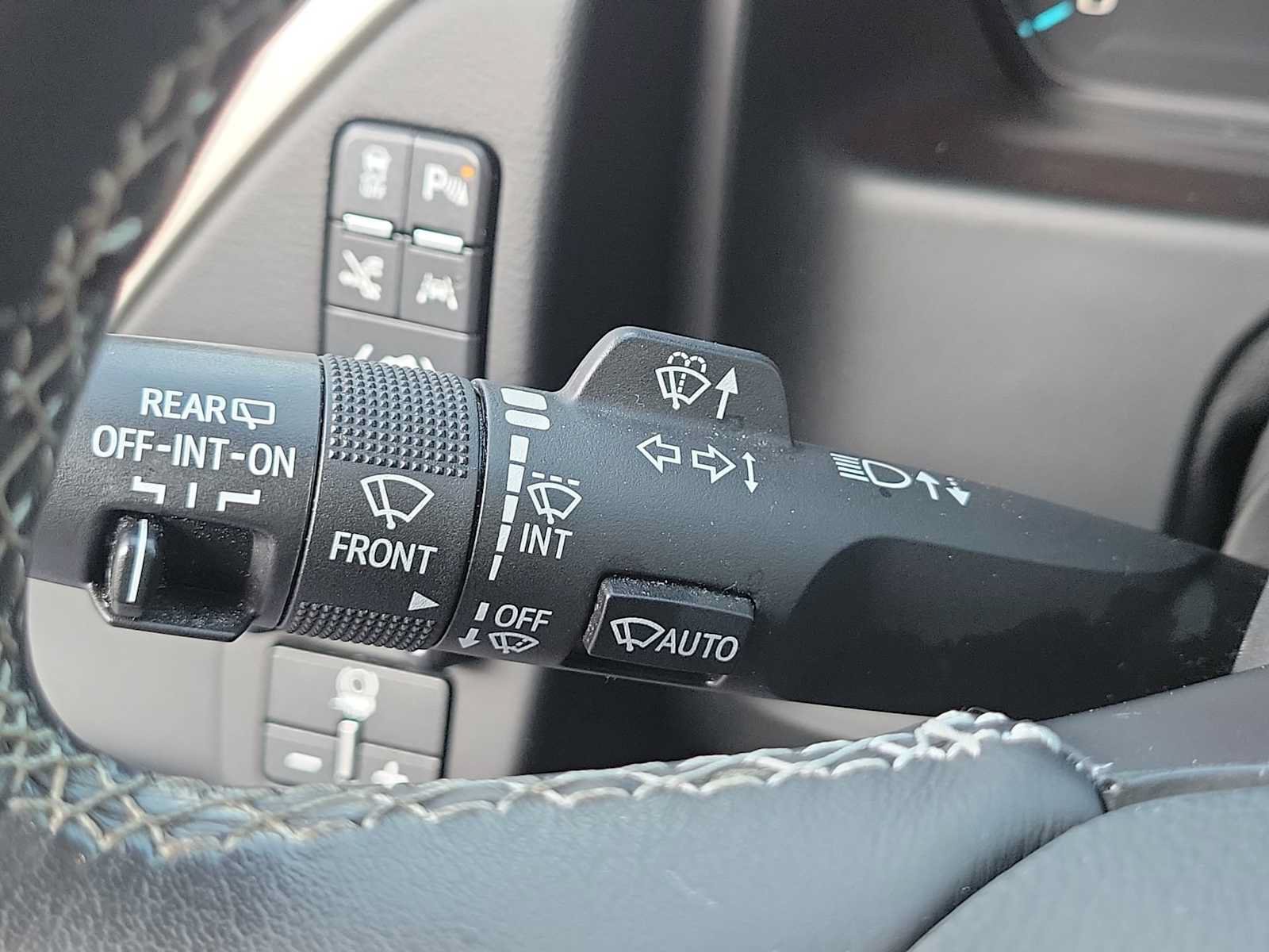 Used 2020 GMC Yukon Denali w/ Denali Ultimate Package RWD image 23