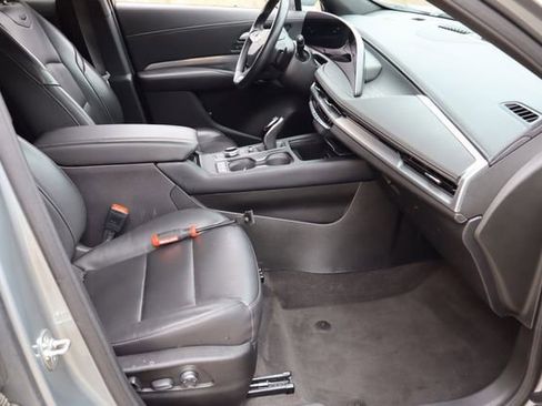 Used 2025 Cadillac XT4 Premium Luxury FWD image 16