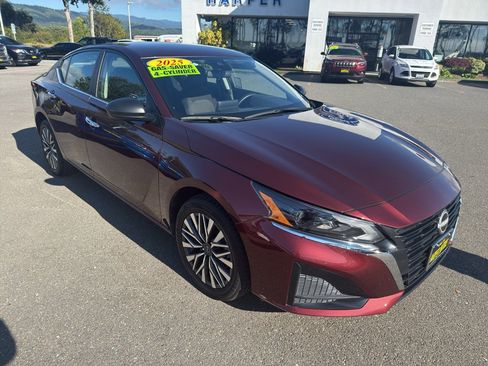 Used 2025 Nissan Altima 2.5 SV AWD/4WD image 20