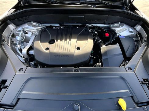 Used 2026 Volvo XC90 B5 Plus image 13