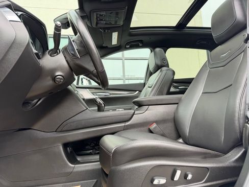 Used 2023 Cadillac XT5 Sportv image 10