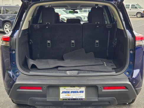 Used 2025 Nissan Pathfinder SV FWD image 15