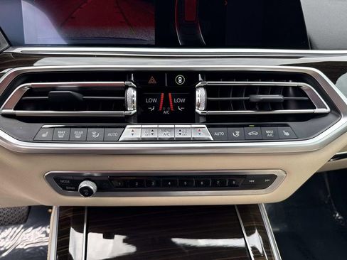 Used 2020 BMW X5 xDrive40i w/ Premium Package image 32