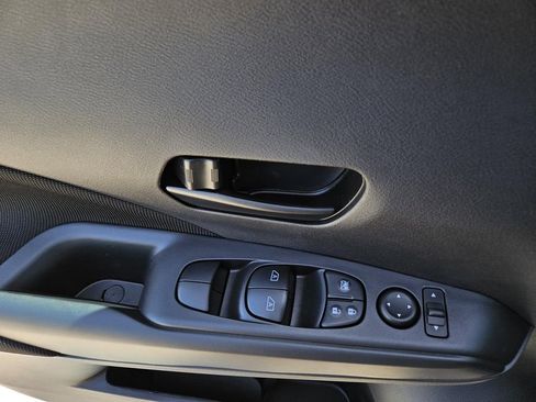 New 2025 Nissan Kicks Play S image 12