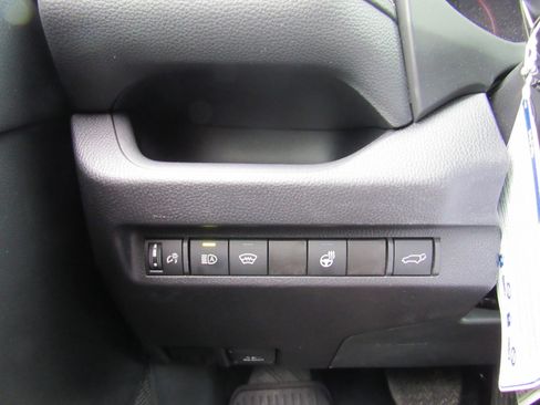 Used 2025 Toyota RAV4 XLE w/ Convenience Package image 17