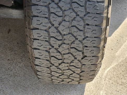 Used 2023 Chevrolet Tahoe Z71 w/ Z71 Off-Road Package image 18