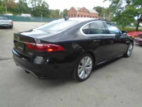 Used 2022 Jaguar XF R-Dynamic SE image 7