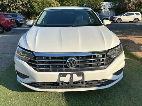 Used 2019 Volkswagen Jetta FWD image 2