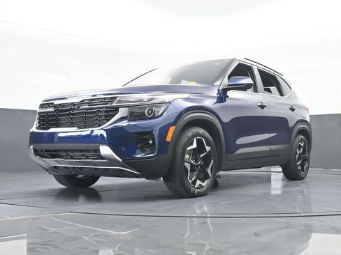 Used 2024 Kia Seltos EX image 53
