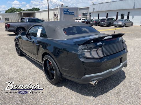 Used 2010 Ford Mustang GT RWD image 12