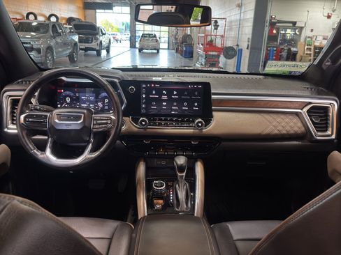 Used 2024 GMC Canyon Denali AWD/4WD image 13