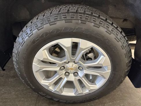 Used 2026 Chevrolet Silverado 1500 LTZ AWD/4WD image 11