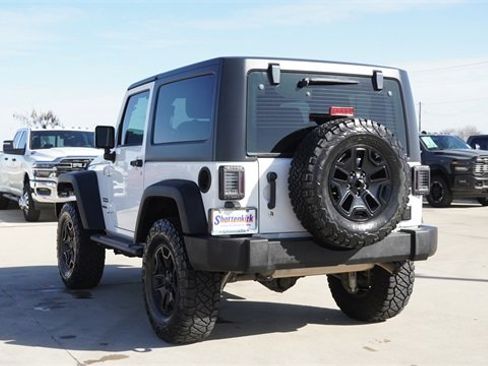 Used 2016 Jeep Wrangler Sport w/ Connectivity Group image 7