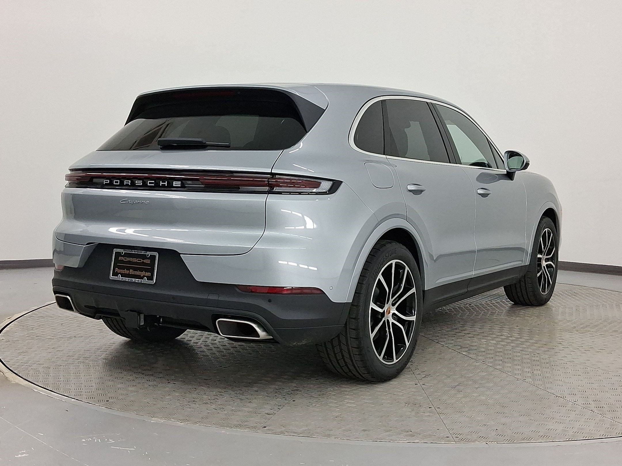 Used 2026 Porsche Cayenne AWD/4WD image 9
