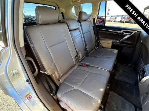 Used 2018 Lexus GX 460 image 24