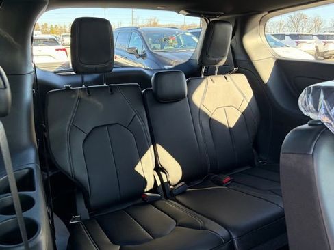 New 2026 Chrysler Pacifica Select w/ S Appearance Package FWD image 29