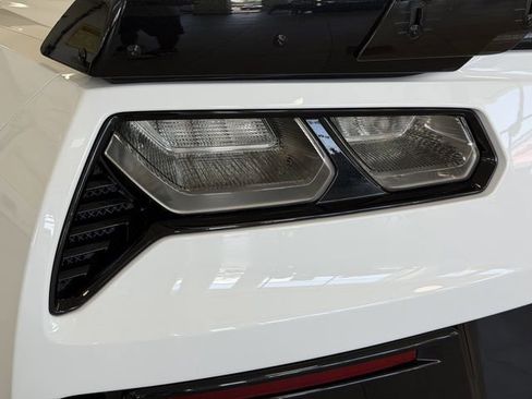 Used 2018 Chevrolet Corvette Z06 RWD image 11