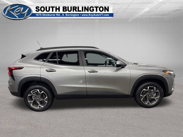 Used 2024 Chevrolet Trax LT w/ Driver Confidence Package FWD image 8