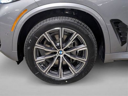 Used 2026 BMW X5 xDrive40i w/ M Sport Package AWD/4WD image 10