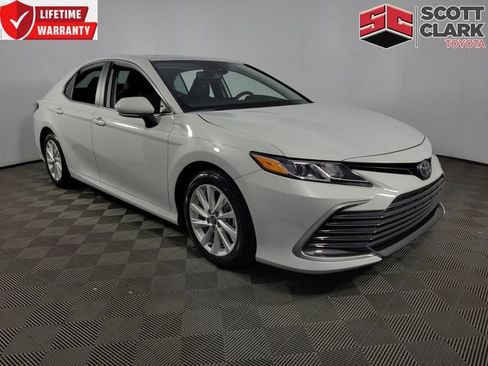 Used 2024 Toyota Camry LE w/ Convenience Package FWD image 1