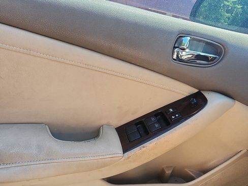 Used 2011 Nissan Altima 3.5 SR w/ 3.5SR Premium Pkg FWD image 13