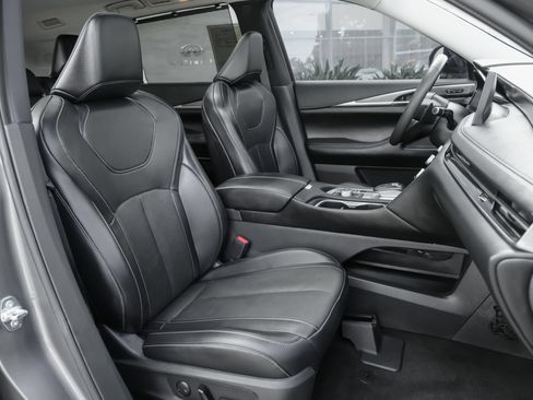 Used 2023 INFINITI QX60 Luxe w/ Cargo Package FWD image 39