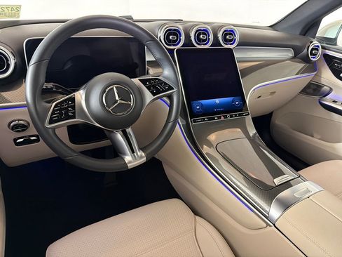 Used 2025 Mercedes-Benz GLC 300 image 24