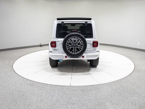 Used 2024 Jeep Wrangler High Altitude AWD/4WD image 31