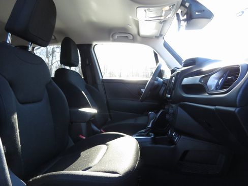 Used 2023 Jeep Renegade Latitude image 13