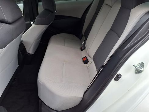 Used 2021 Toyota Corolla LE image 11