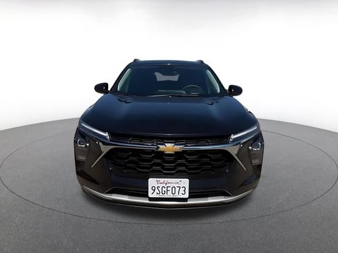 Used 2025 Chevrolet Trax LT image 4