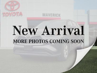 Used 2024 Toyota Highlander LE