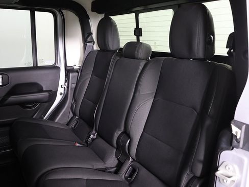 Used 2023 Jeep Gladiator Overland image 25
