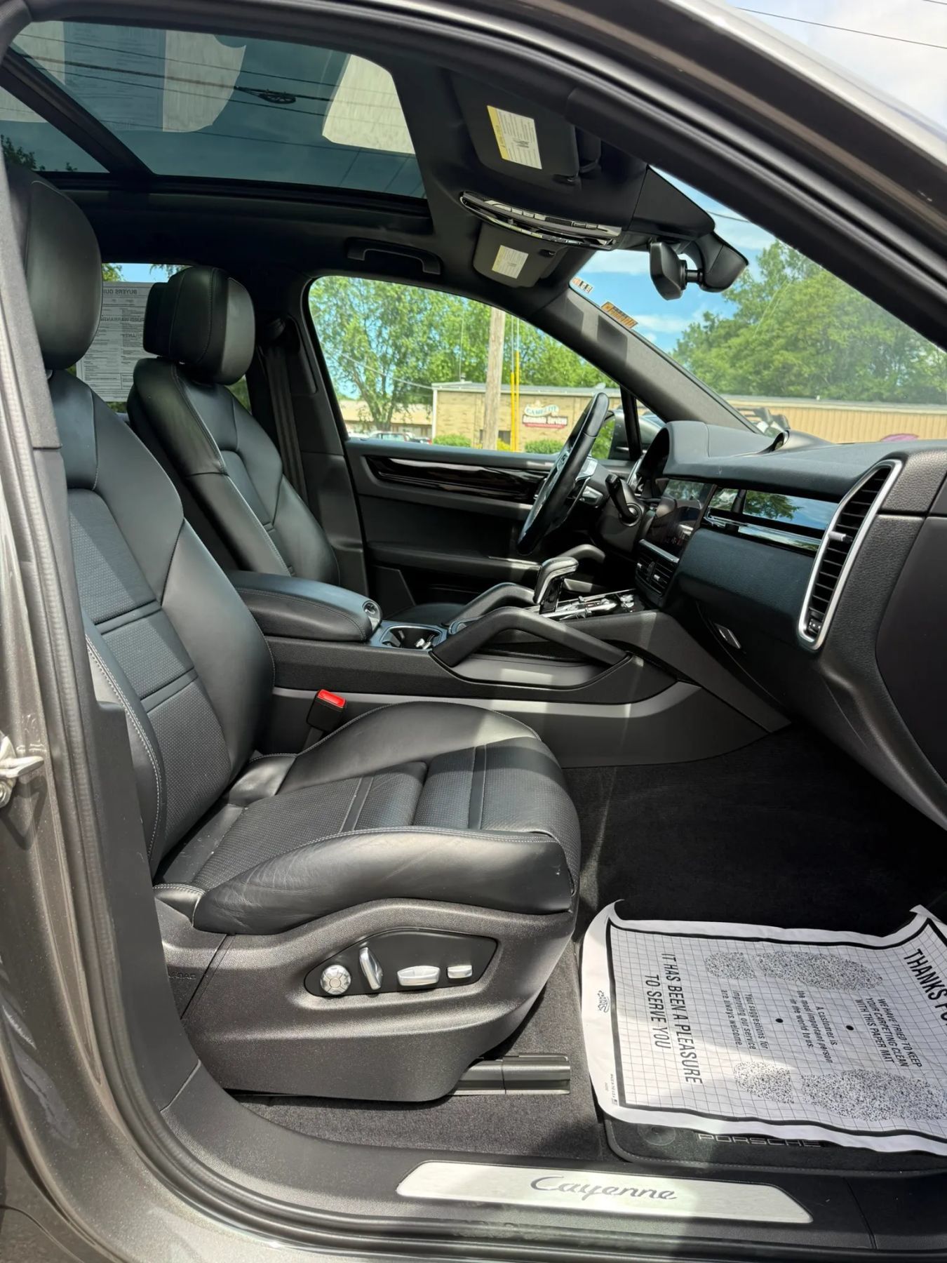 Used 2021 Porsche Cayenne AWD/4WD image 13