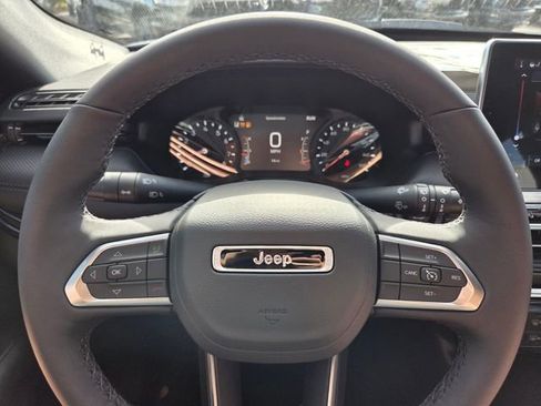 Used 2026 Jeep Compass Latitude image 24