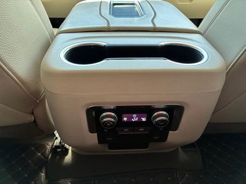 Used 2022 GMC Yukon XL Denali image 16